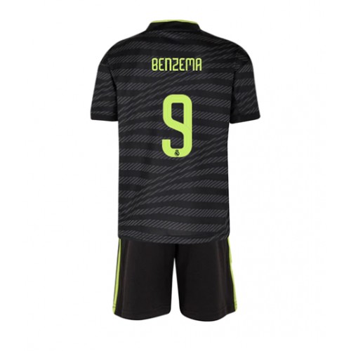 Real Madrid Karim Benzema #9 Tredjedraktsett Barn 2022-23 Kortermet (+ Korte bukser) Real Madrid Karim Benzema #9 Tredjedraktsett Barn 2022-23 Kortermet (+ Korte bukser)